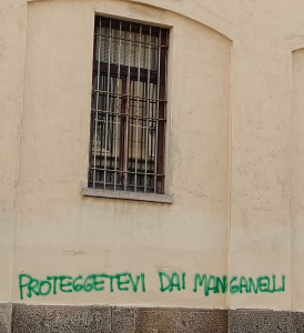 A scuola di manganelli e sfruttamento